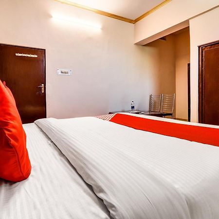 Hotel O Star City Hotel Ayodhya Bagian luar foto