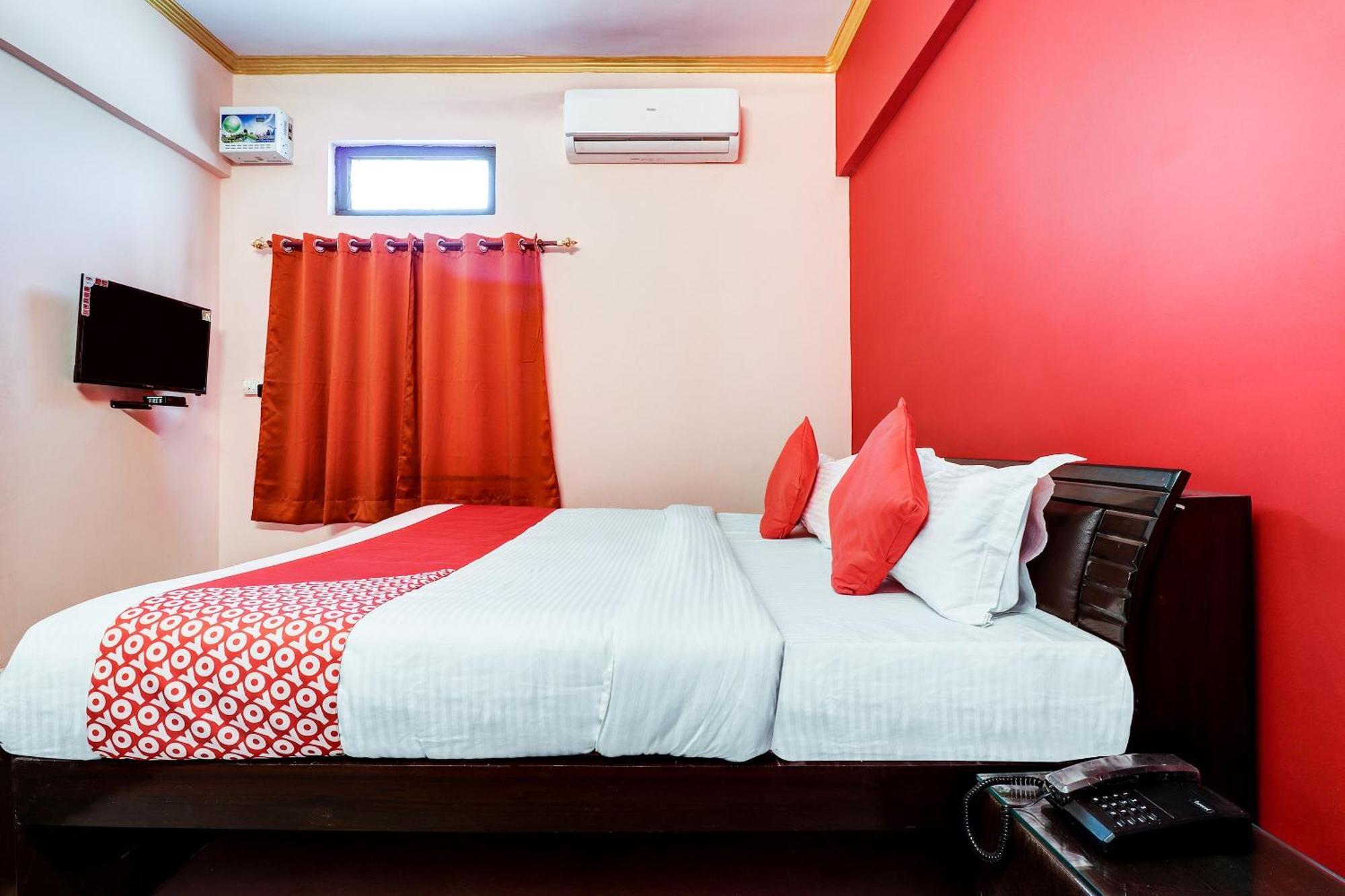 Hotel O Star City Hotel Ayodhya Bagian luar foto