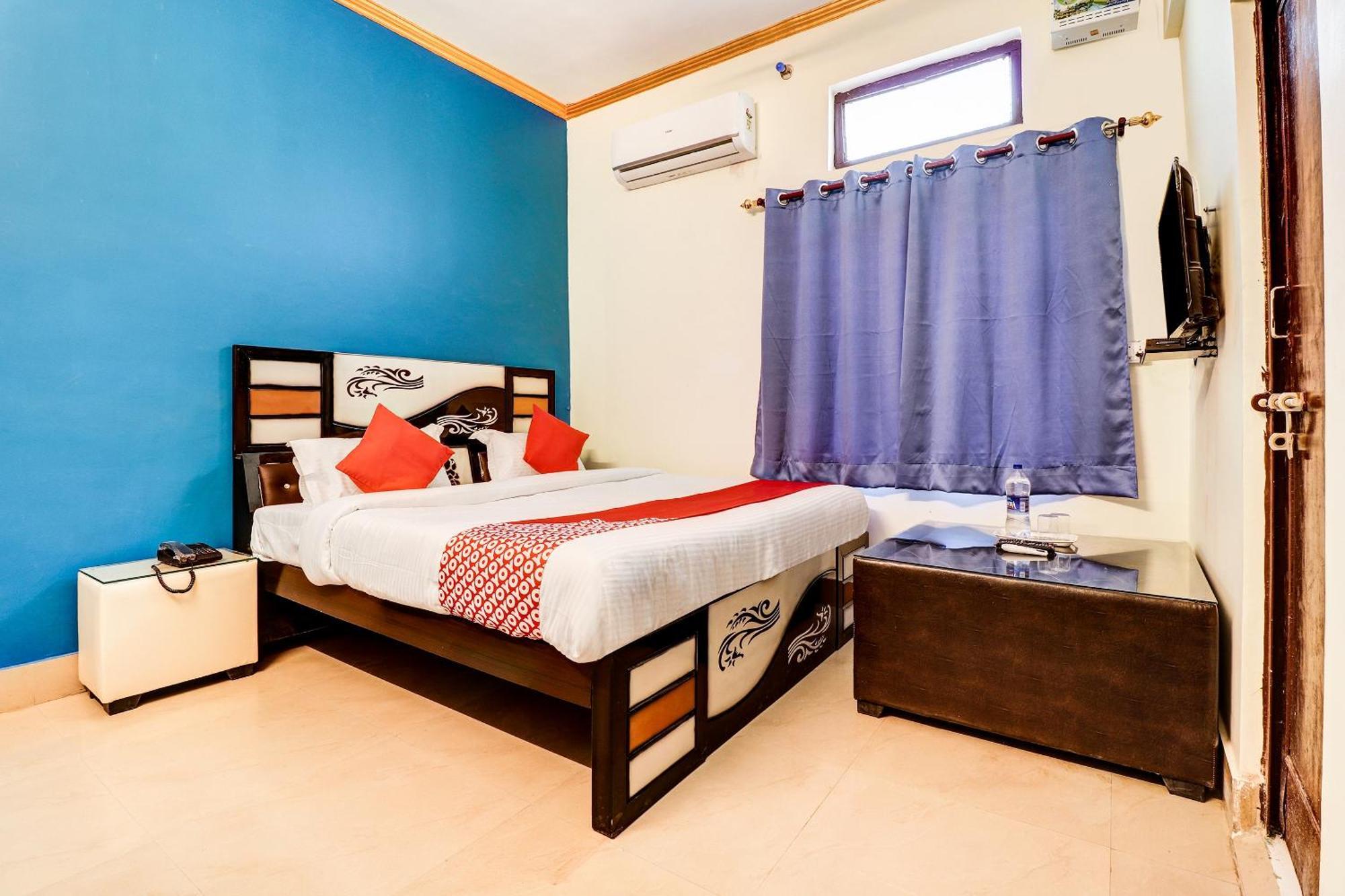 Hotel O Star City Hotel Ayodhya Bagian luar foto