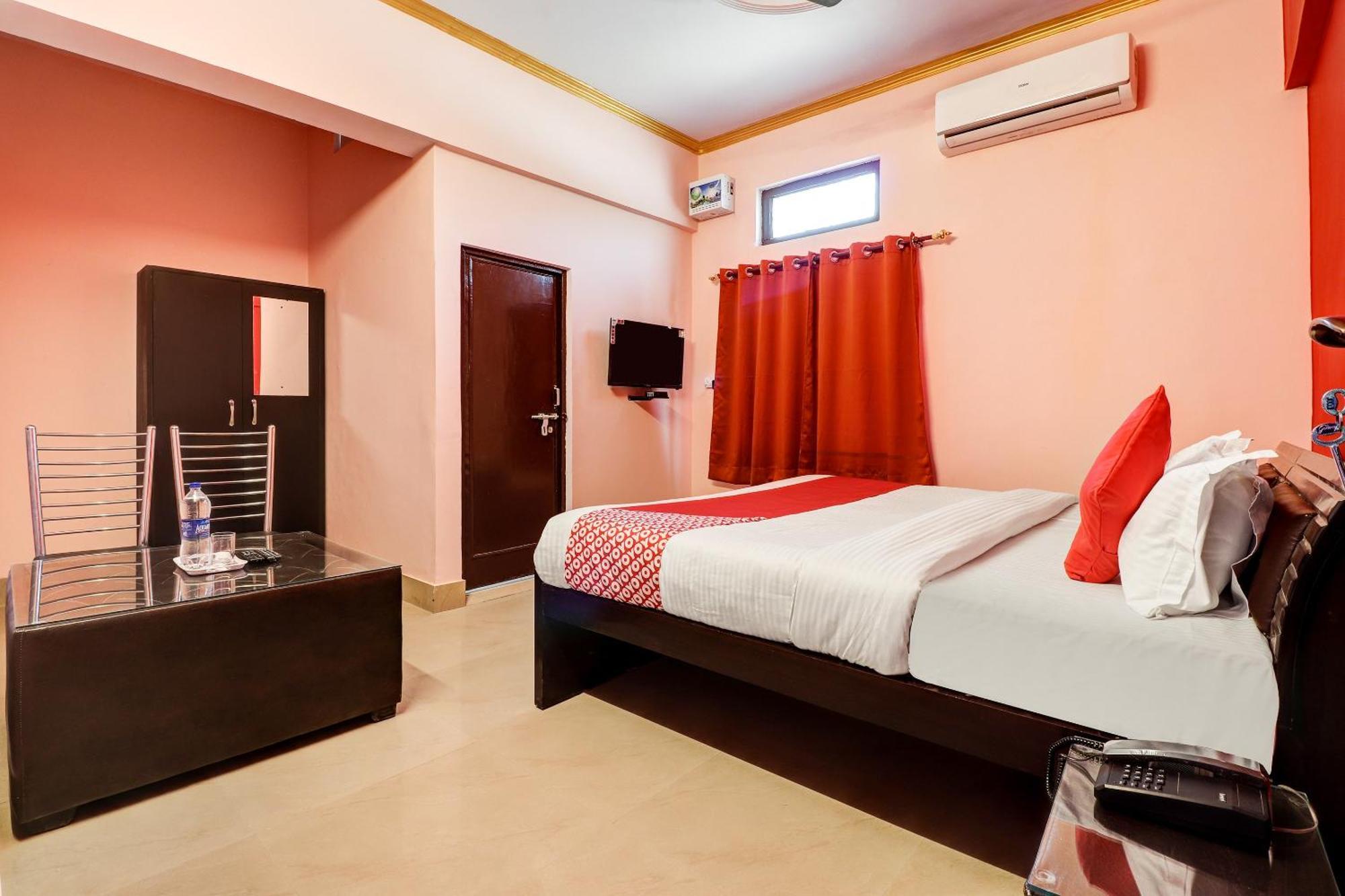 Hotel O Star City Hotel Ayodhya Bagian luar foto