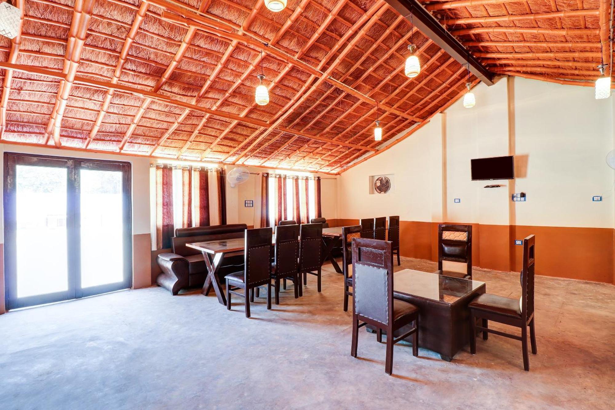 Hotel O Star City Hotel Ayodhya Bagian luar foto